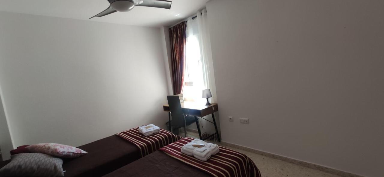 Jt Chiclana, ,parking, Aire, Wifi, Tv, Terraza Apartment *